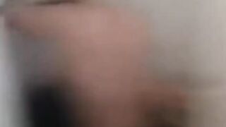 Секс в кабинке ночного клуба на скрытую камеру