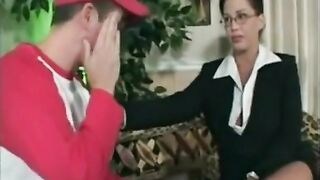 Кончил в училку по вызову