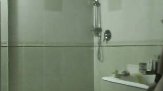 Пьяные русские трахаются в ванне