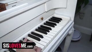Сводный братик, у мен писька чешется. Прокати меня на члене!