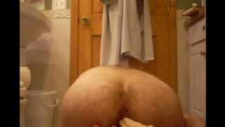 Резиновый фалос в моем анусе - домашнее