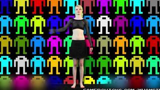 Танцует стриптиз перед толпой мужчин оголяя сиськи