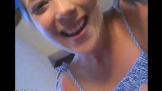 Карлик трахнул няньку