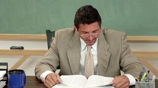 Студентка отсосала учителю за хорошую оценку