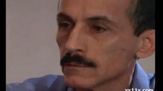 Девочка отдалась клиенту в баре