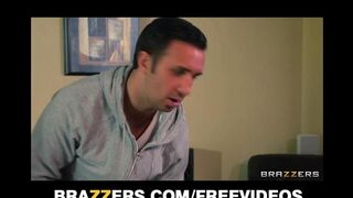 Очень любит ходить сюда на массажные процедуры