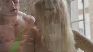 Подцепила стриптизера