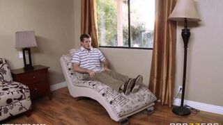 Пригласил соседку и засадил ей, пока жена спит