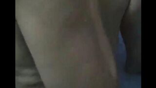 Зять подглядывает за купающейся голой тещей