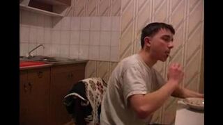 Изнасиловал маму на кухне, круче чем просто инцест