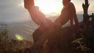 Они пошли встречать рассвет