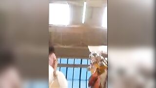 Снимал в супермаркете что у телки под платьем