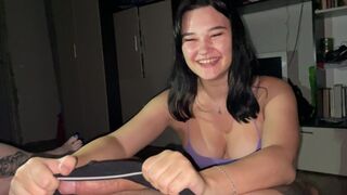 Я тебе сейчас покажу, что мой язычок умеет, ты будешь дрожать от кайфа!