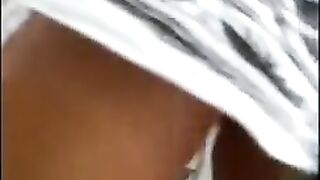 Удалось снять, что у зрелой под юбкой