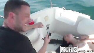 Групповой секс на катере в Карибском море