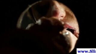 Член из дырки в туалете залил девку спермой