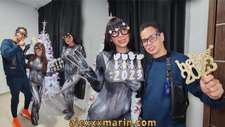 А вы что, раздеваться не собираетесь?