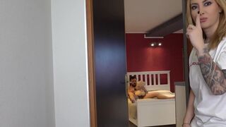 Он испортил сюрприз на день рождения и трахнул свой подарок!