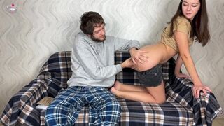 Сводная сестричка меня любит, она меня балует!