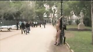 Публичный секс в парке за деньги