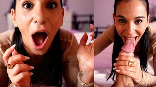 Для ее ротика нет никаких преград