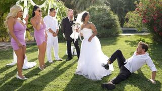 Он женился на шалаве