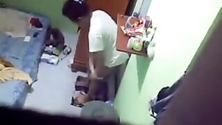 Скрытая камера установлена в женской комнате в общаге